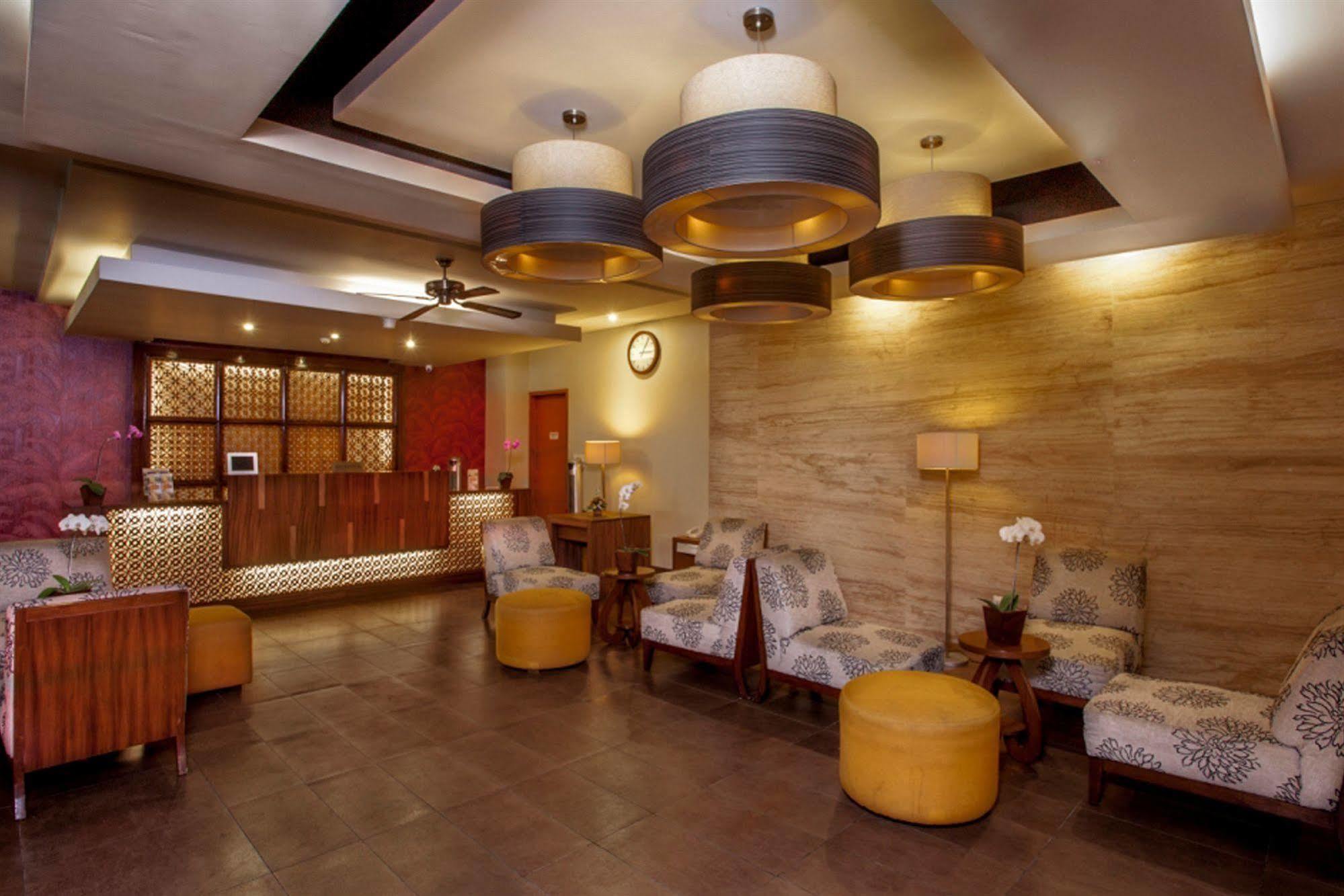 Holiday Inn Express Bali Sunset Road By Ihg Kuta Lombok Eksteriør billede
