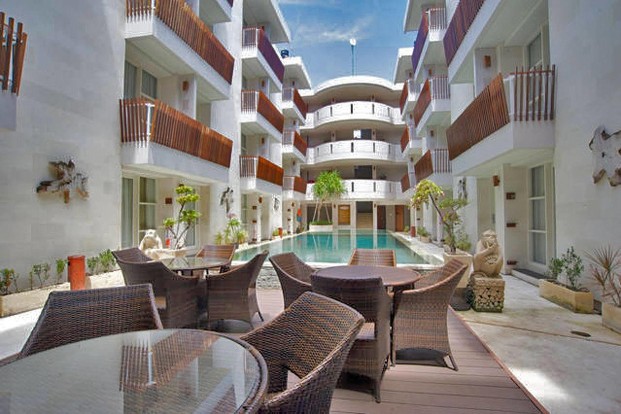 Holiday Inn Express Bali Sunset Road By Ihg Kuta Lombok Eksteriør billede